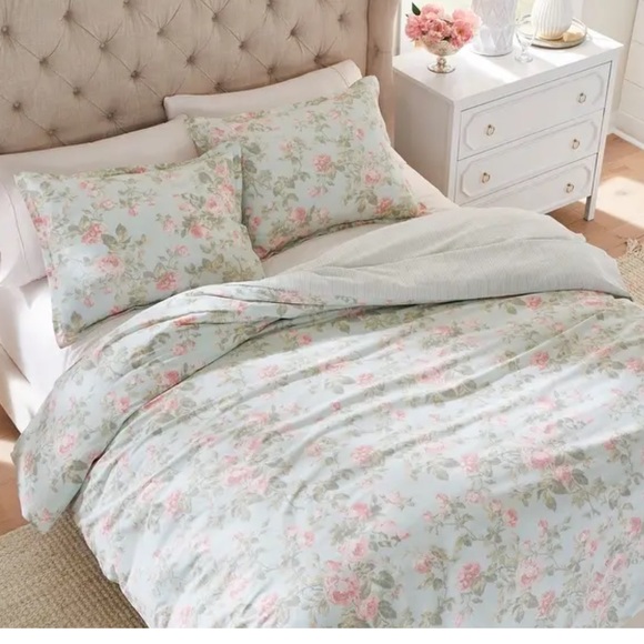 Laura Ashley Bedding Lauren Ashley Madelyn Twin Duvet Cover Set New